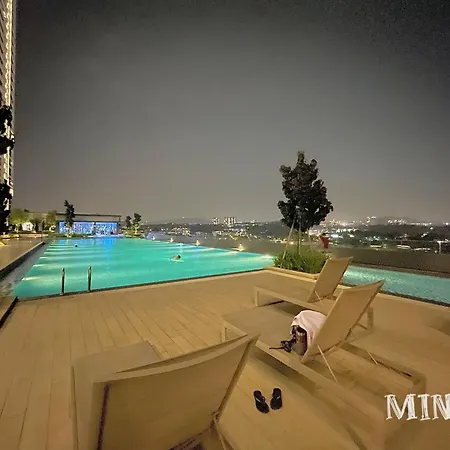 Mrt Balcony Netizen Couple Friendly #29 Apartment Cheras Bagian luar foto